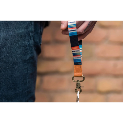 MADE BY NAMI Boho Schlüsselband dark stripes
